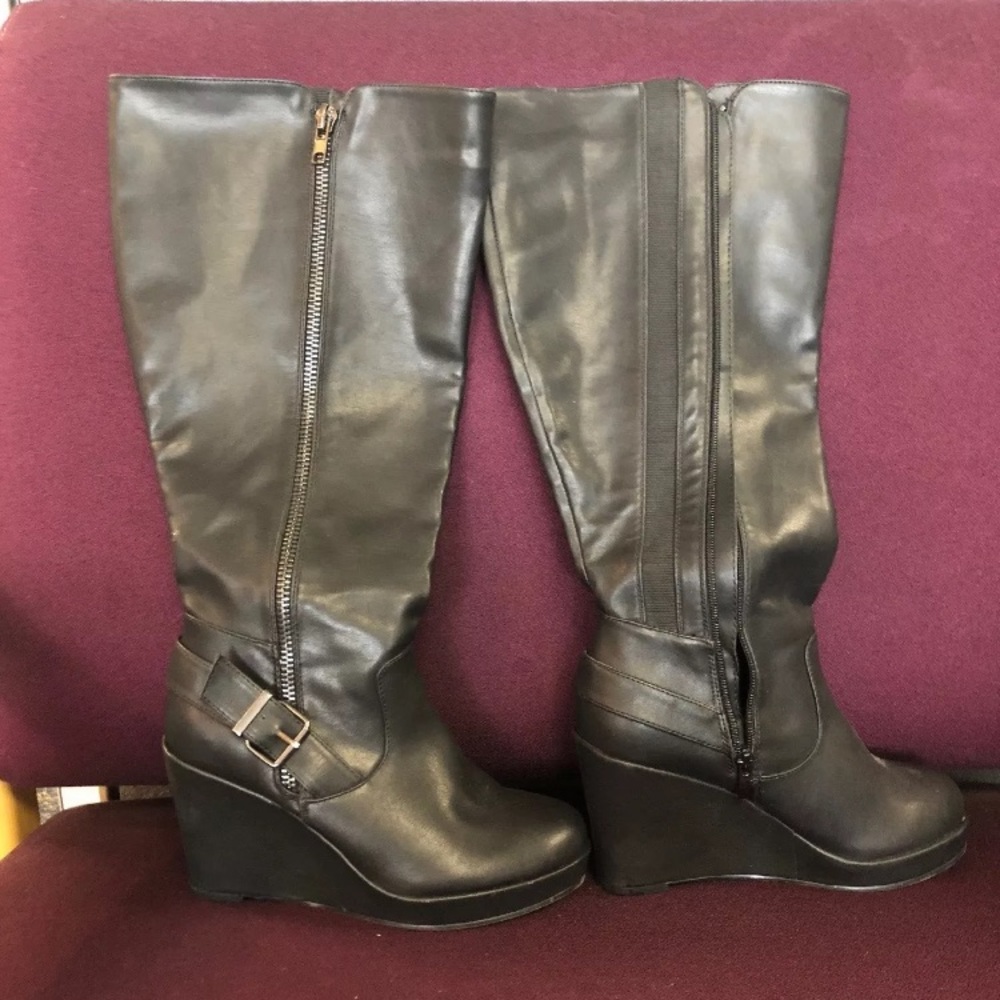 New Torrid Size 8 Black Leather Wedge Boots Wide